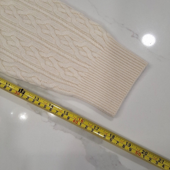 Overland~NWOT~100% Cashmere~Cream Cable Knit~Relaxed Crew Sweater~Size Large - Picture 7 of 7